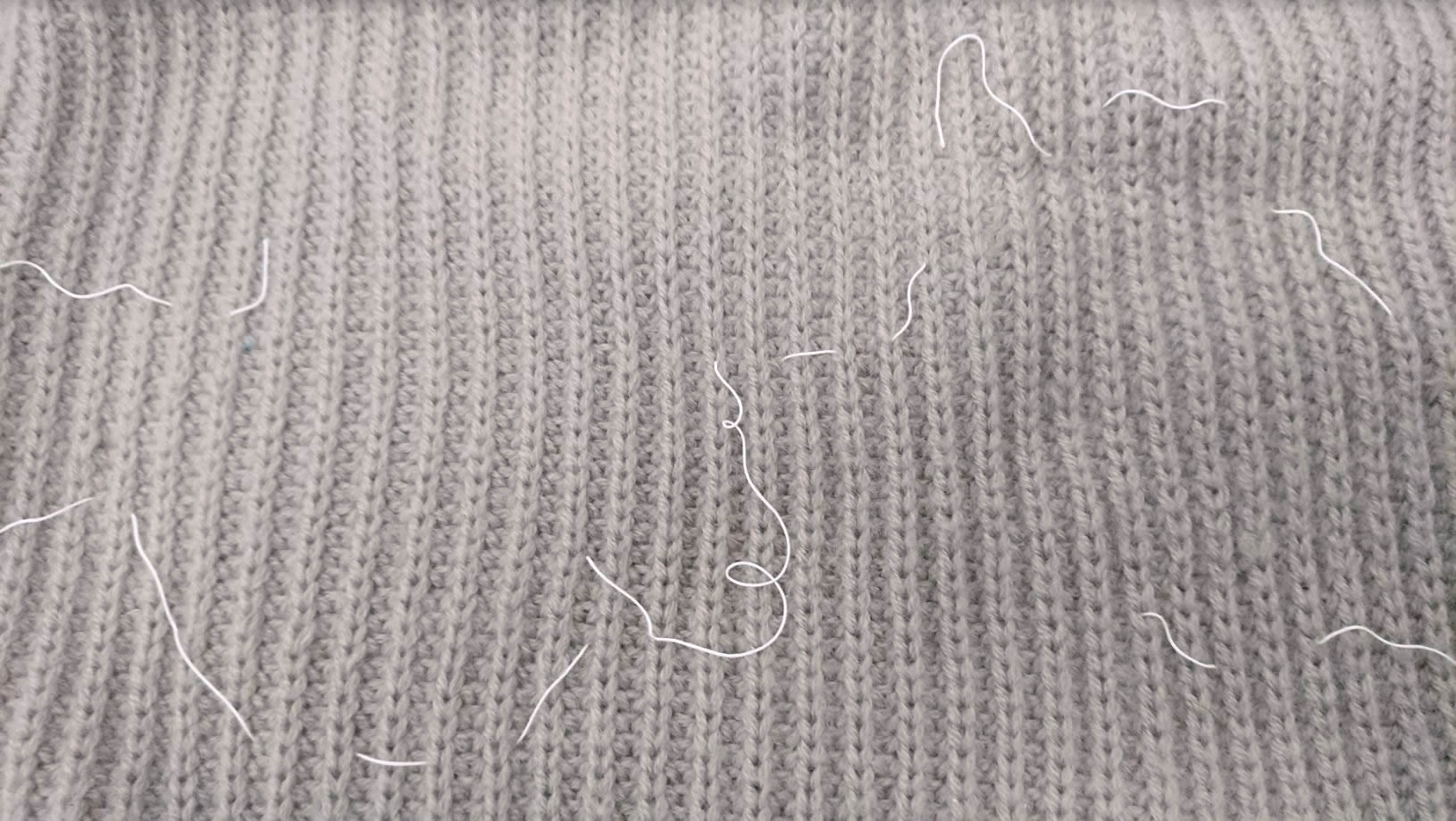 ニットの糸引きNO.5 | ニット修理専門工房